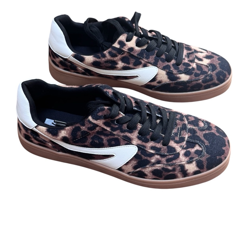 DV Dolce Vita Women’s Voyage Leopard Print Sneakers Size 8